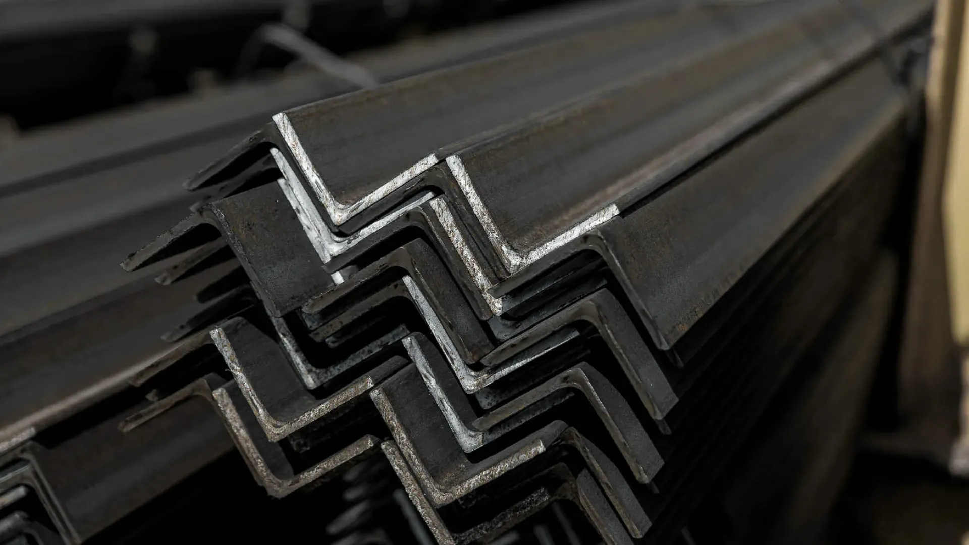 Уголок БУ 75х75 мм 6 мм