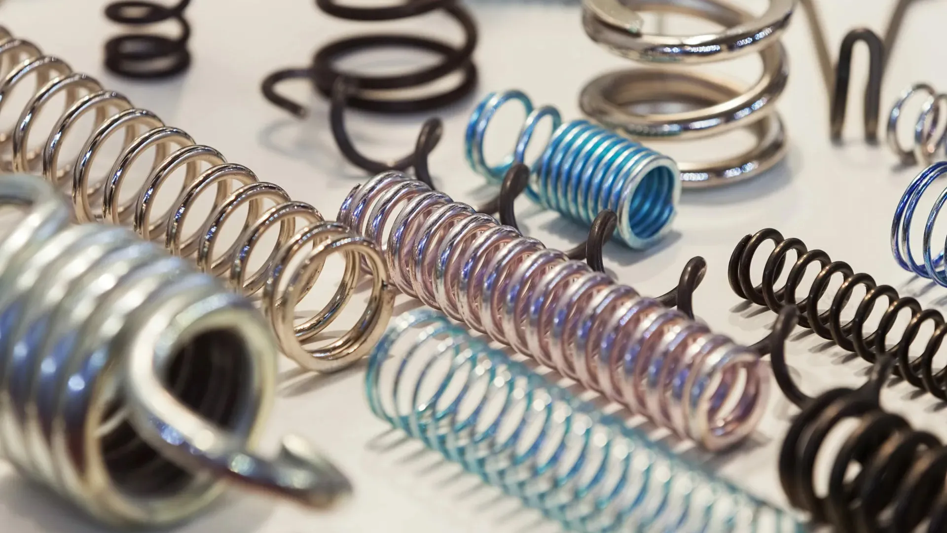 Изготовление пружин витая сжатия 16 мм 80 мм 222 мм 18793-80