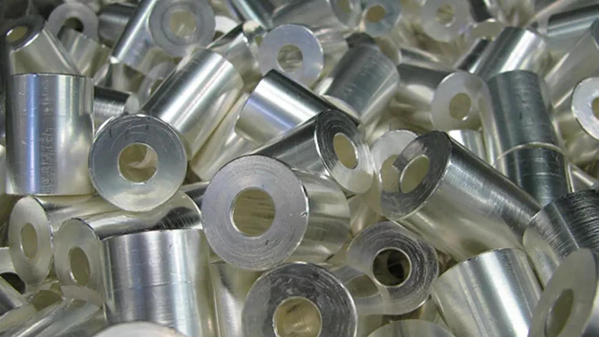 Серебрение металла шуруп